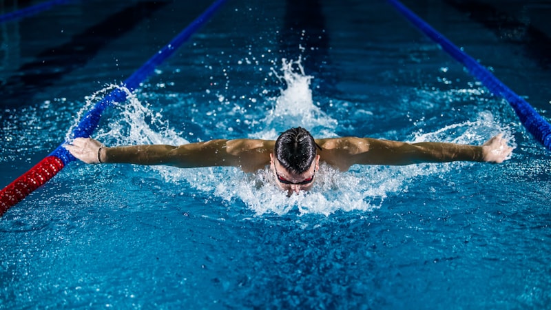 Caribé nada 22s88 e ganha bronze numa prova que ele mal conhece